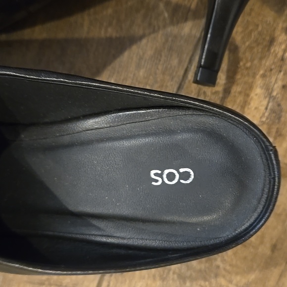 COS Women's Black Leather Mules NWOT Size 39 / 8 - Picture 3 of 4